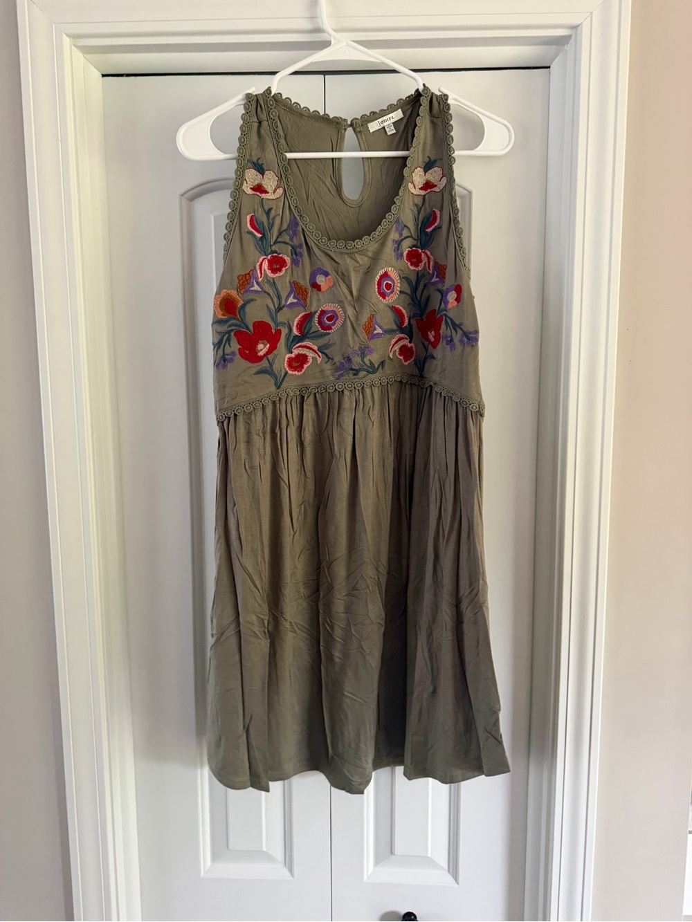 Women’s Clothing Bundle - Picture 9 of 12